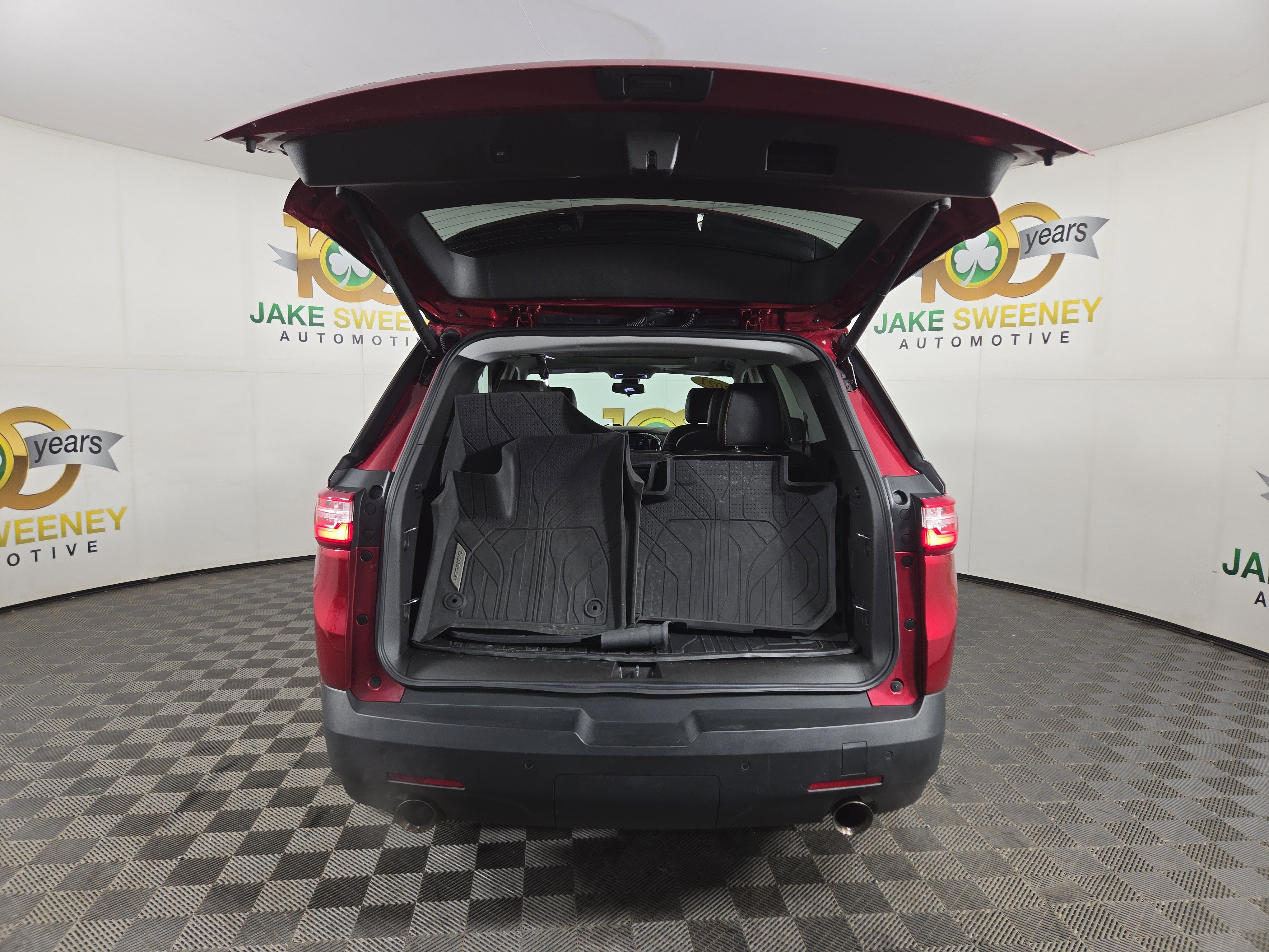 Certified 2021 Chevrolet Traverse RS w/ LPO, 'HIT The Road' Package AWD/4WD image 35