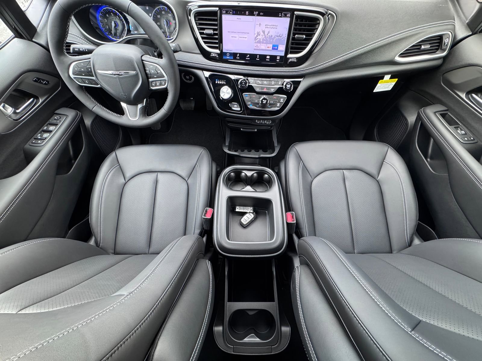 New 2025 Chrysler Pacifica Select FWD image 19