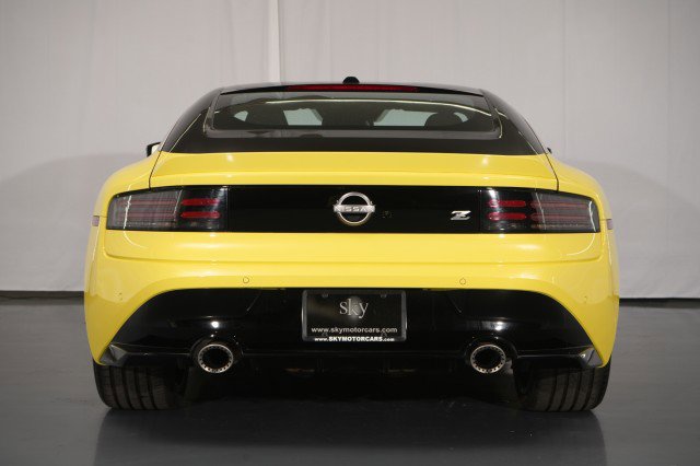 Used 2024 Nissan Z Performance w/ Floor Mat Package RWD image 12