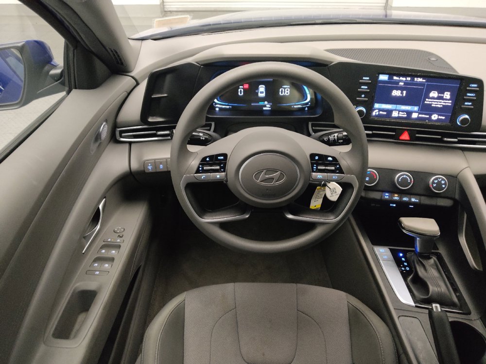 Used 2024 Hyundai Elantra SE FWD image 22