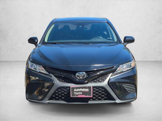 Used 2020 Toyota Camry SE FWD image 2