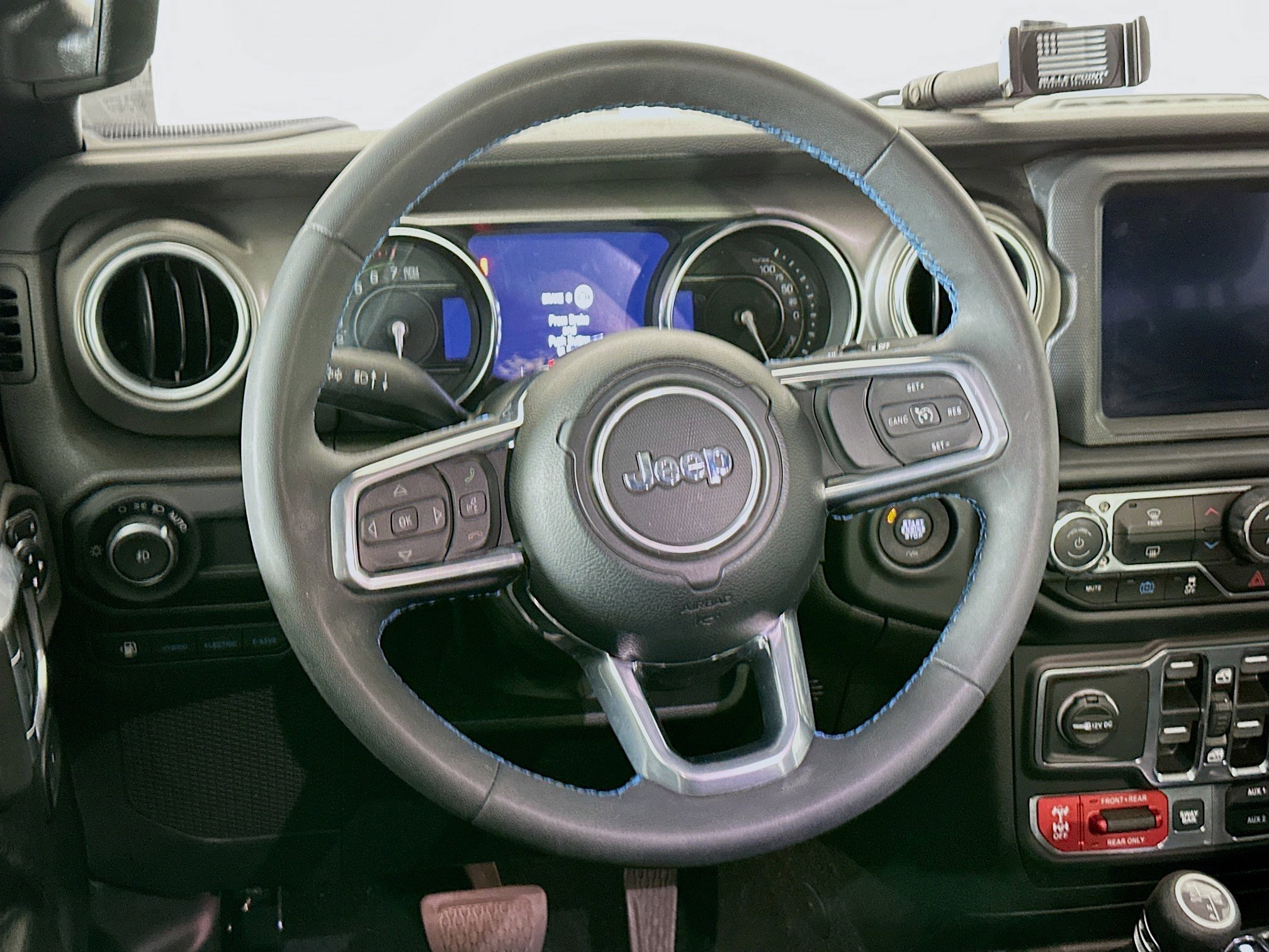 Used 2023 Jeep Wrangler Unlimited Rubicon 4xe AWD/4WD image 17