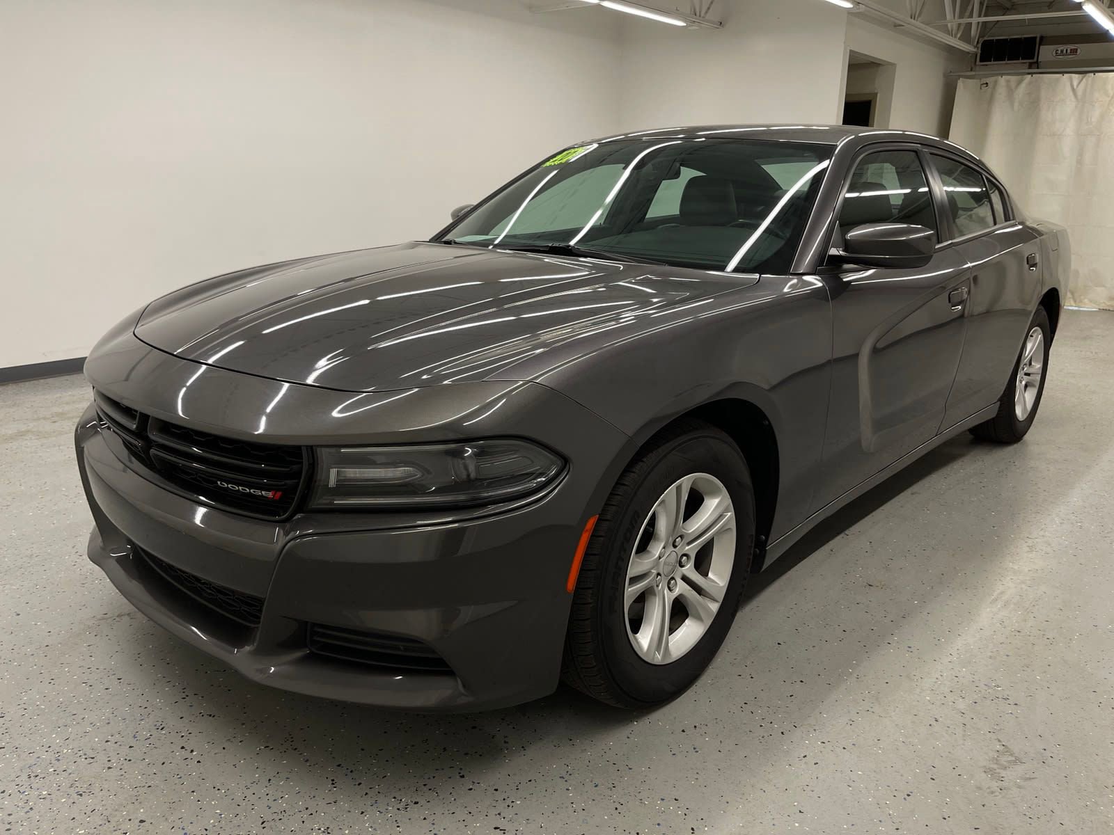 Used 2020 Dodge Charger SXT w/ Leather Interior Group image 5