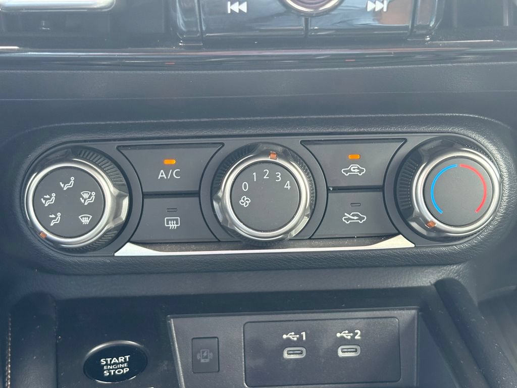 Used 2025 Nissan Kicks SV AWD/4WD image 25