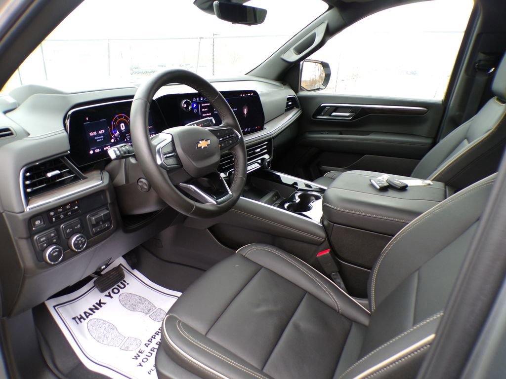 Used 2025 Chevrolet Tahoe Premier AWD/4WD image 14