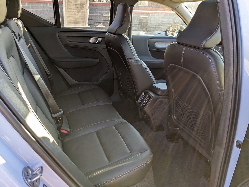 Certified 2026 Volvo XC40 B5 Plus w/ Protection Package Premier image 25