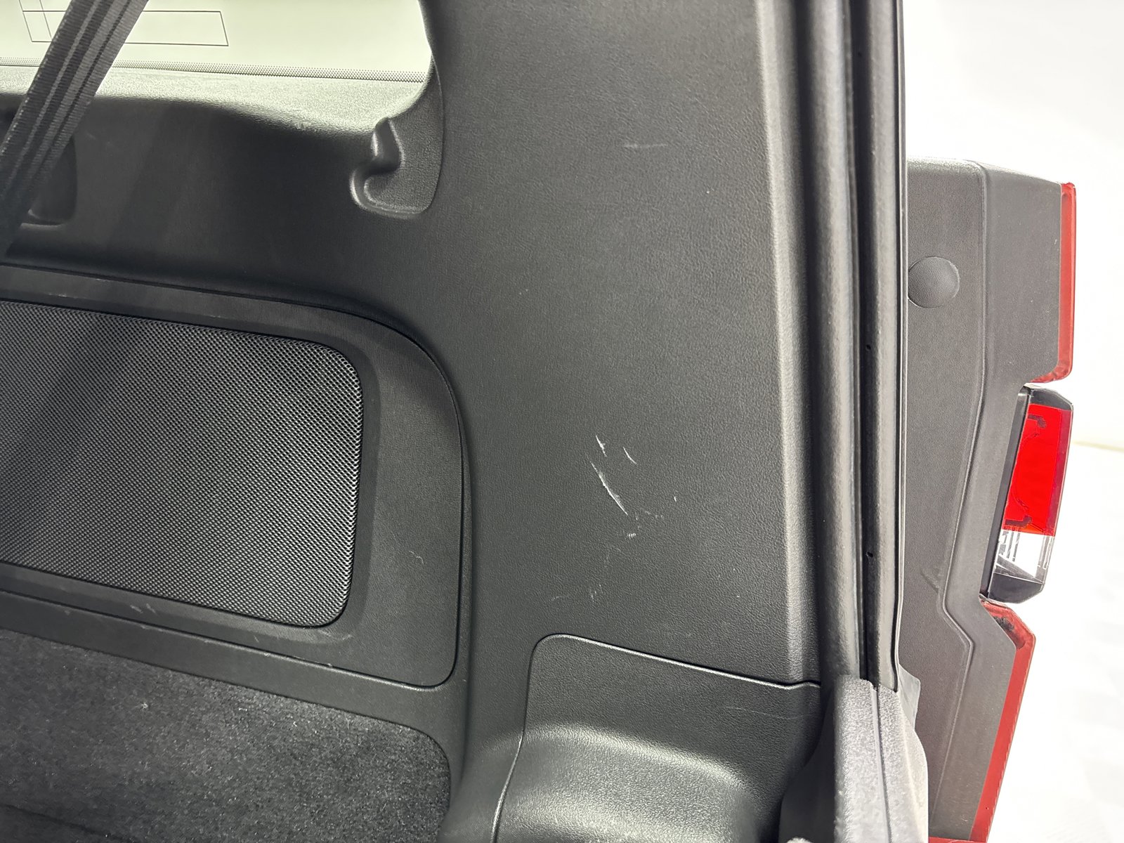 Used 2024 Rivian R1S Adventure image 38