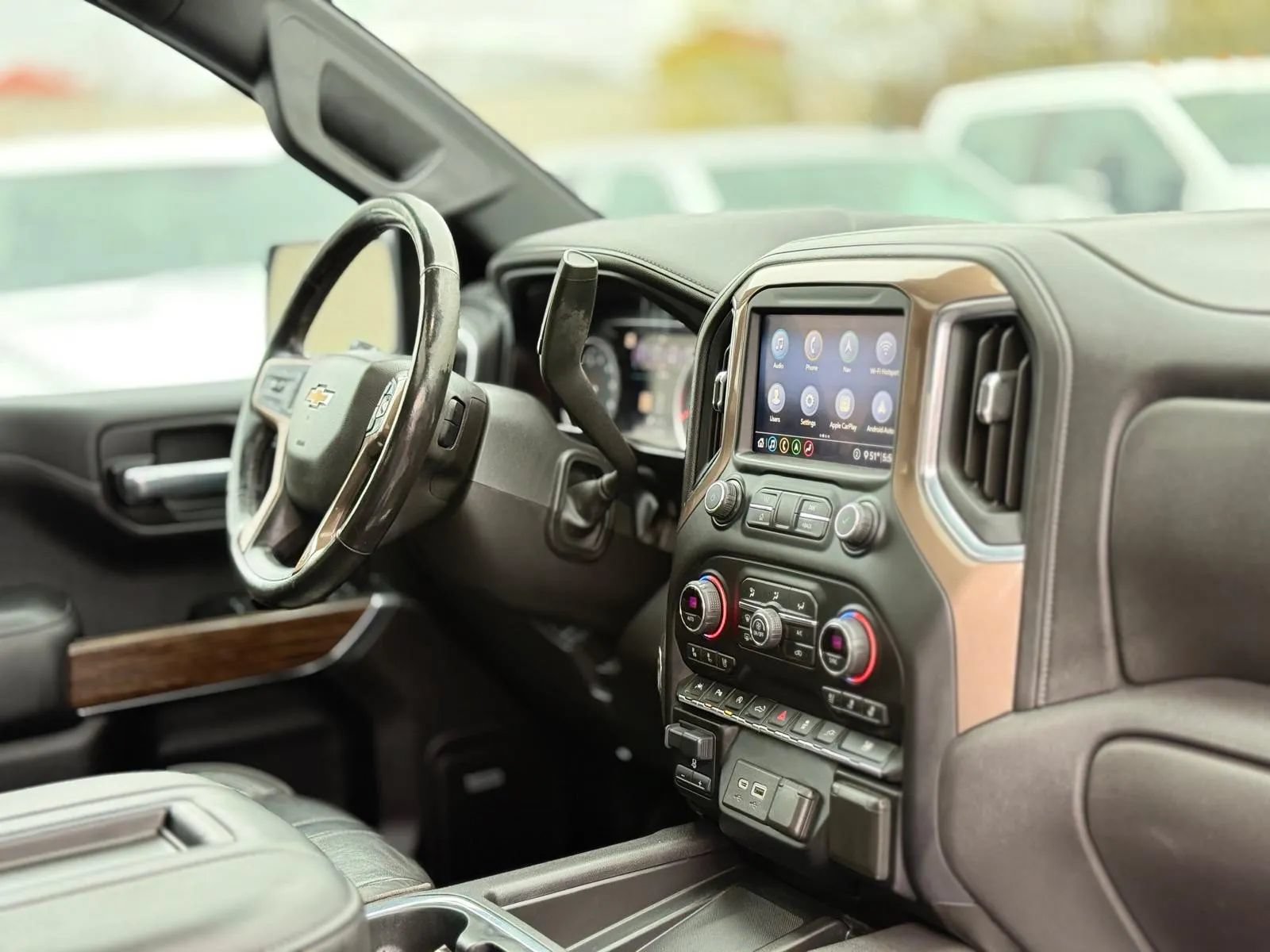Used 2020 Chevrolet Silverado 1500 High Country w/ Technology Package AWD/4WD image 31