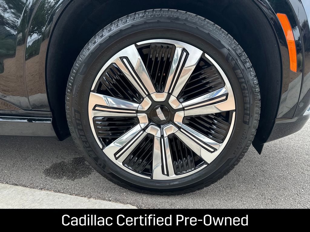 Certified 2025 Cadillac Escalade IQ Luxury 2 w/ LPO, Premium Carpet Package AWD/4WD image 17