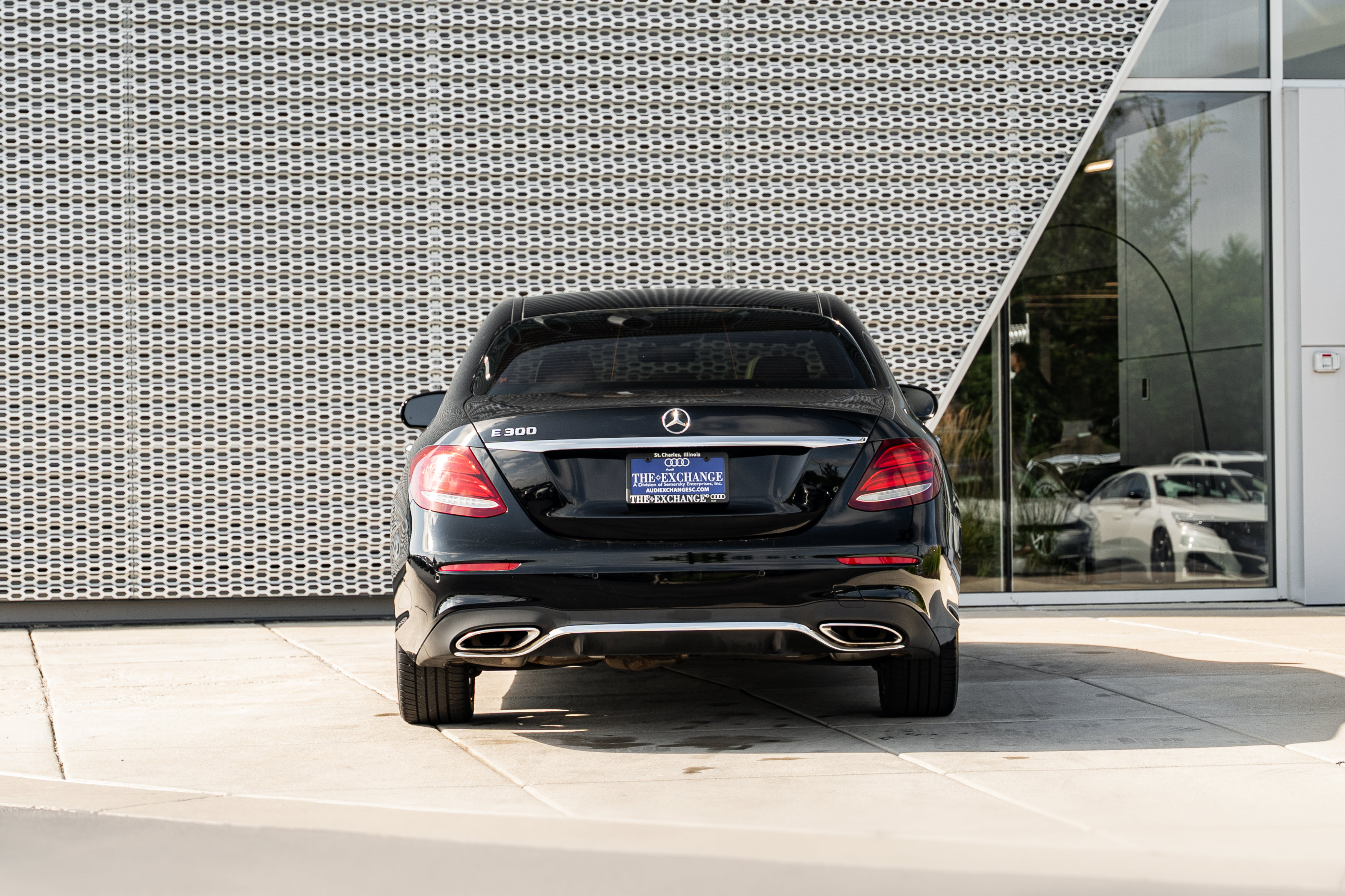 Used 2017 Mercedes-Benz E 300 image 25