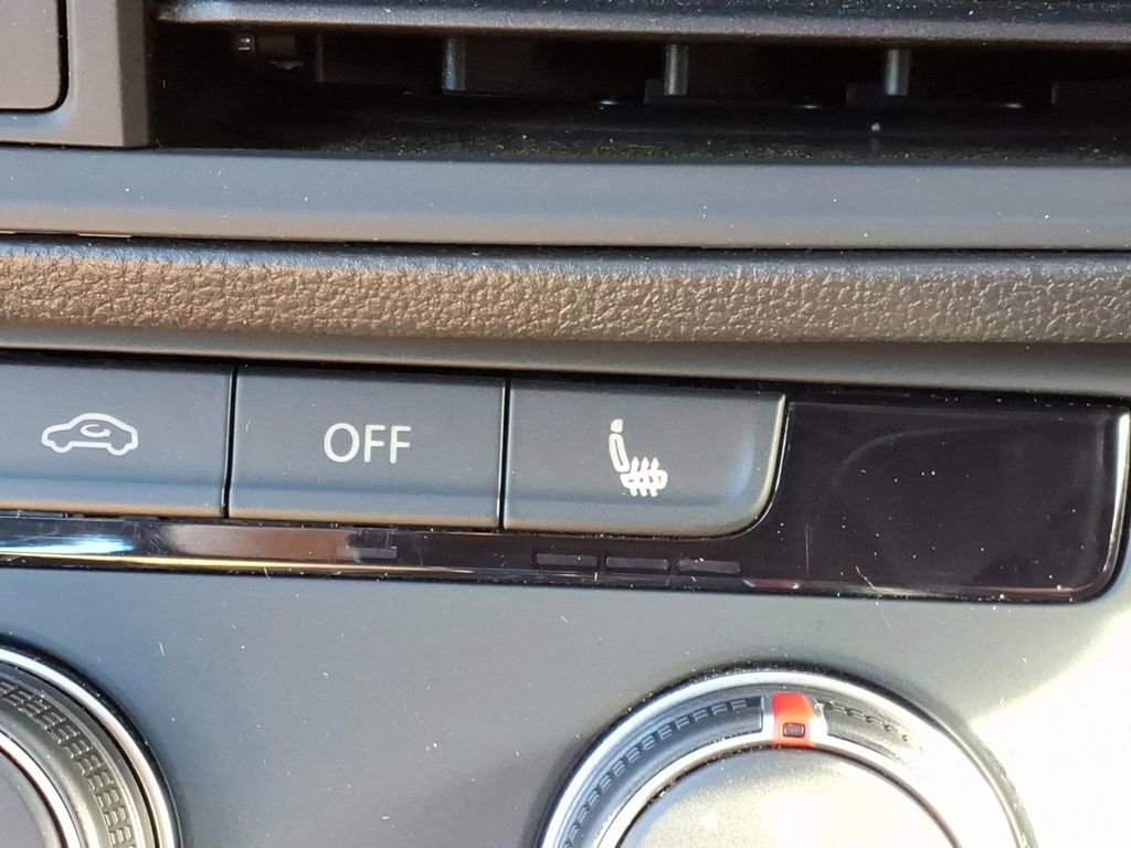 Used 2024 Volkswagen Jetta Sport image 18