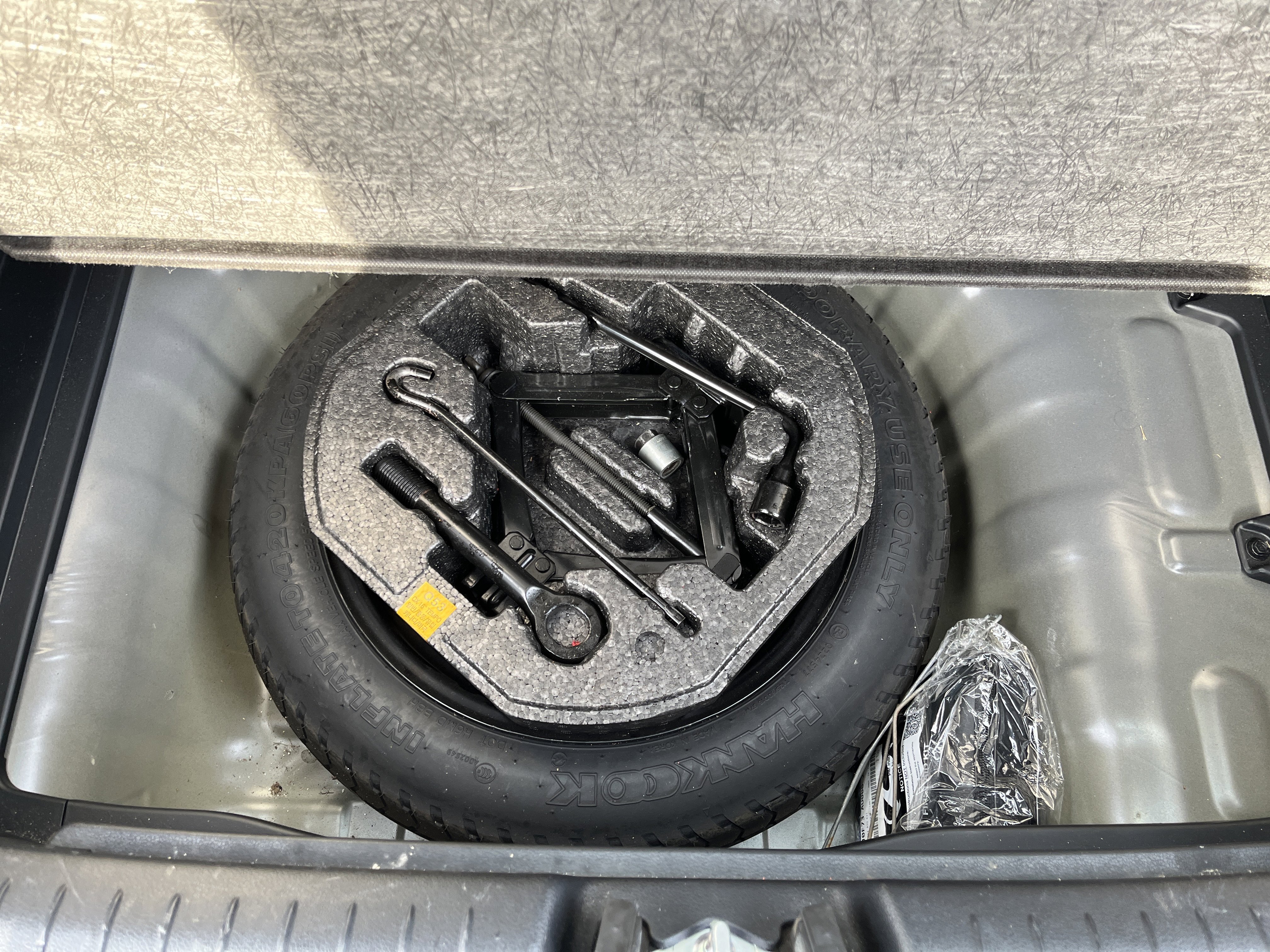 Used 2022 Hyundai Venue Limited FWD image 12