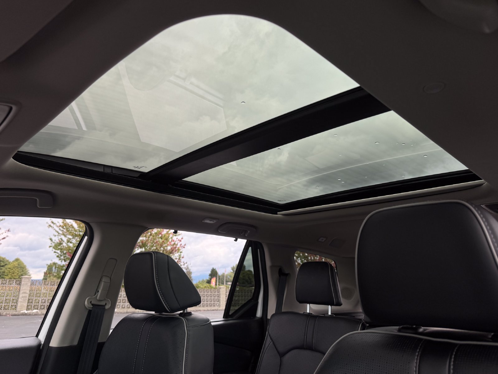 Used 2025 Honda Pilot Elite image 13