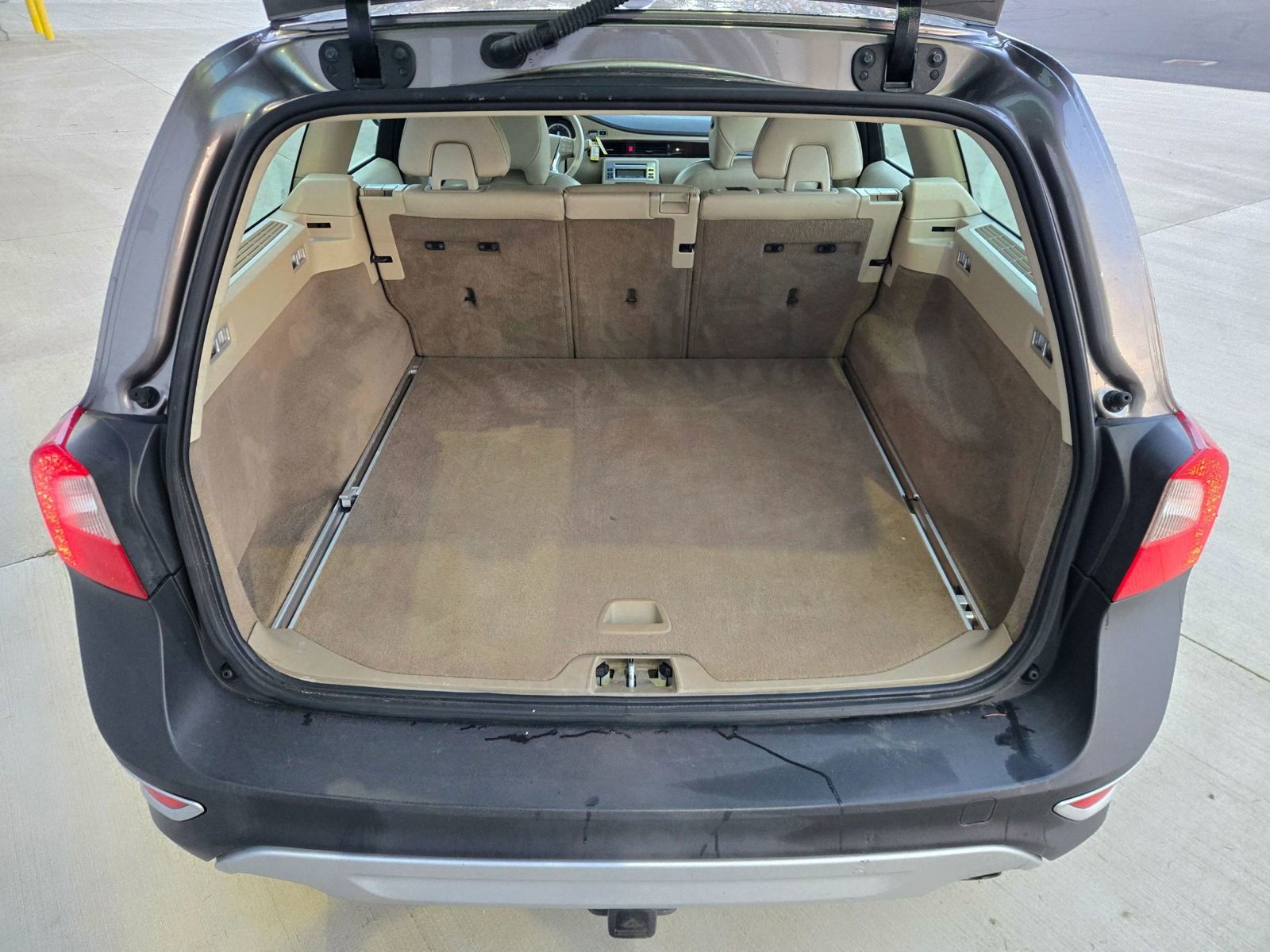 Used 2011 Volvo XC70 T6 image 15