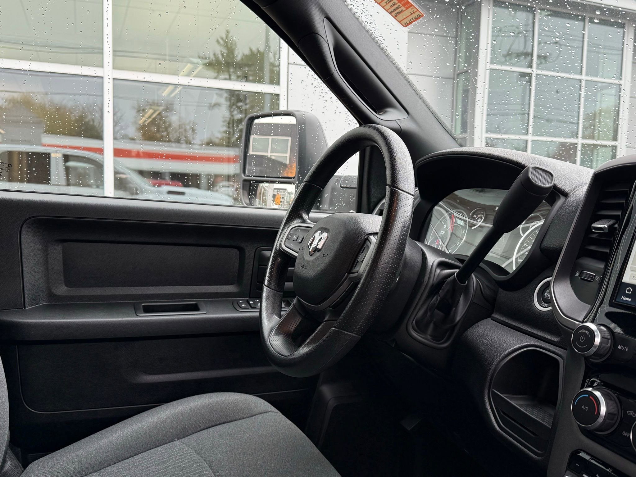 Used 2024 RAM 3500 Tradesman w/ Convenience Group image 24