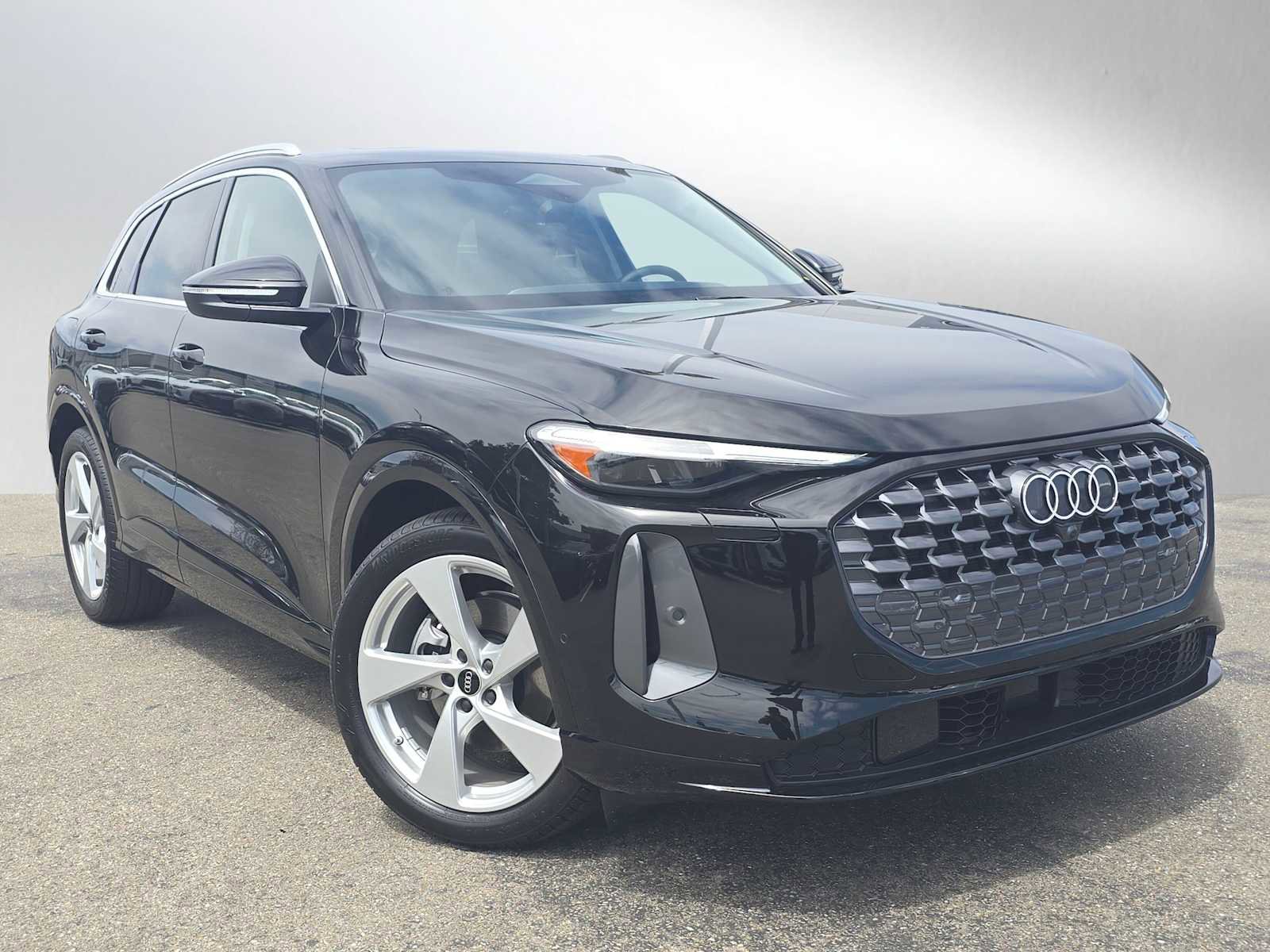 New 2025 Audi Q5 Prestige image 1