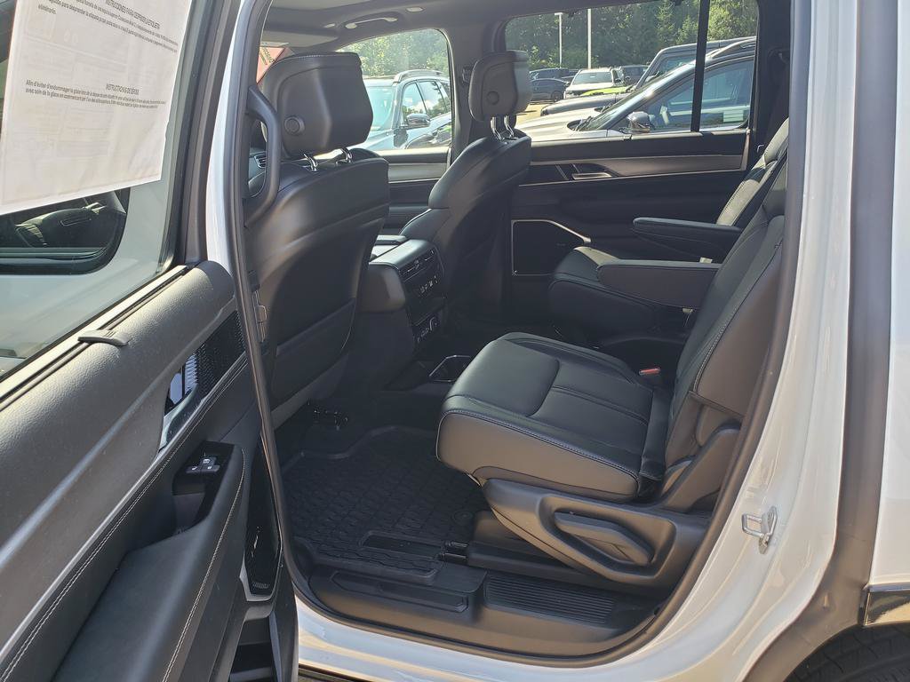 New 2026 Jeep Grand Wagoneer Limited AWD/4WD image 8