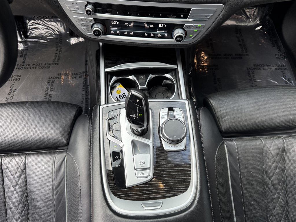Used 2022 BMW 740i RWD image 29
