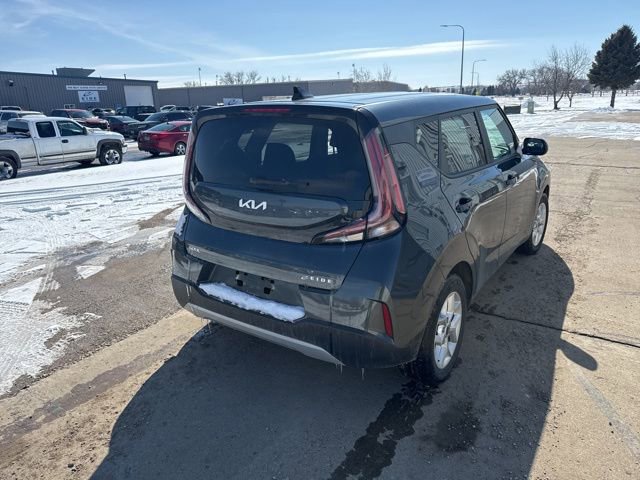 Used 2023 Kia Soul LX w/ LX Technology Package image 7