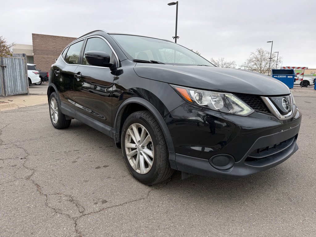 Used 2018 Nissan Rogue Sport SV image 3