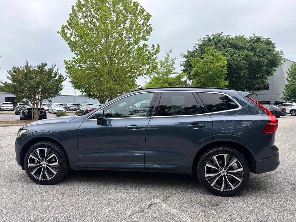 Used 2022 Volvo XC60 B5 Momentum w/ Advanced Package AWD/4WD image 6