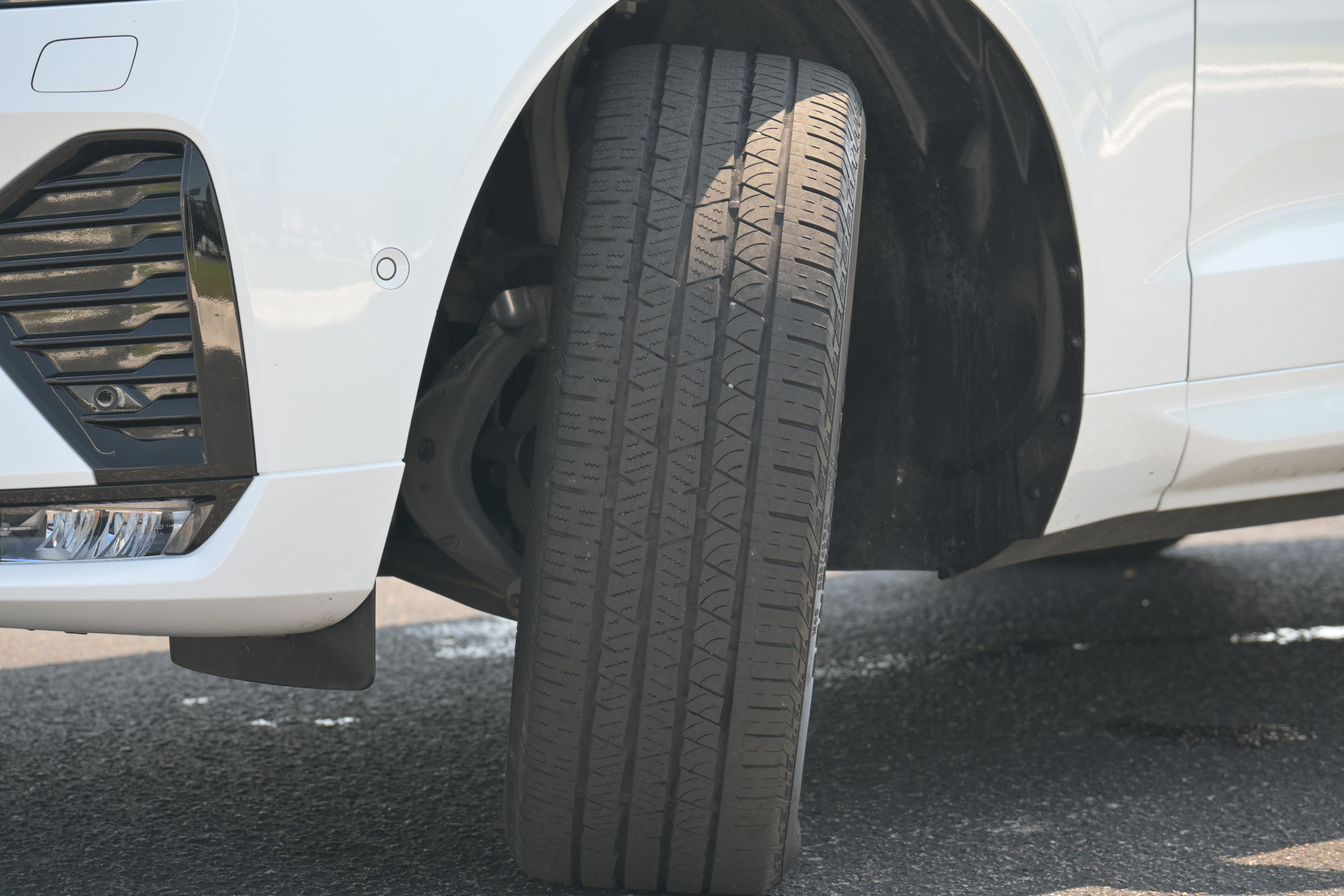 Used 2024 Volvo XC60 B5 Plus w/ Protection Package Premier image 33