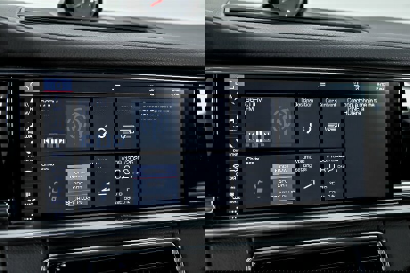 Used 2018 Porsche Panamera 4S image 33