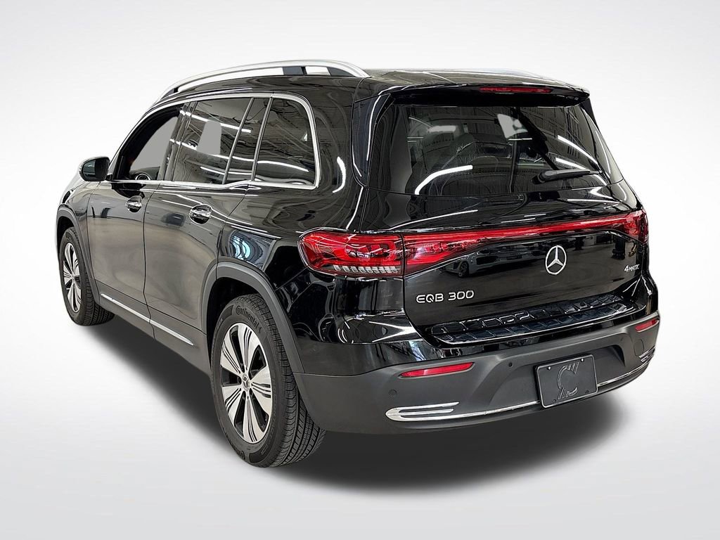 Used 2023 Mercedes-Benz EQB 300 4MATIC image 3