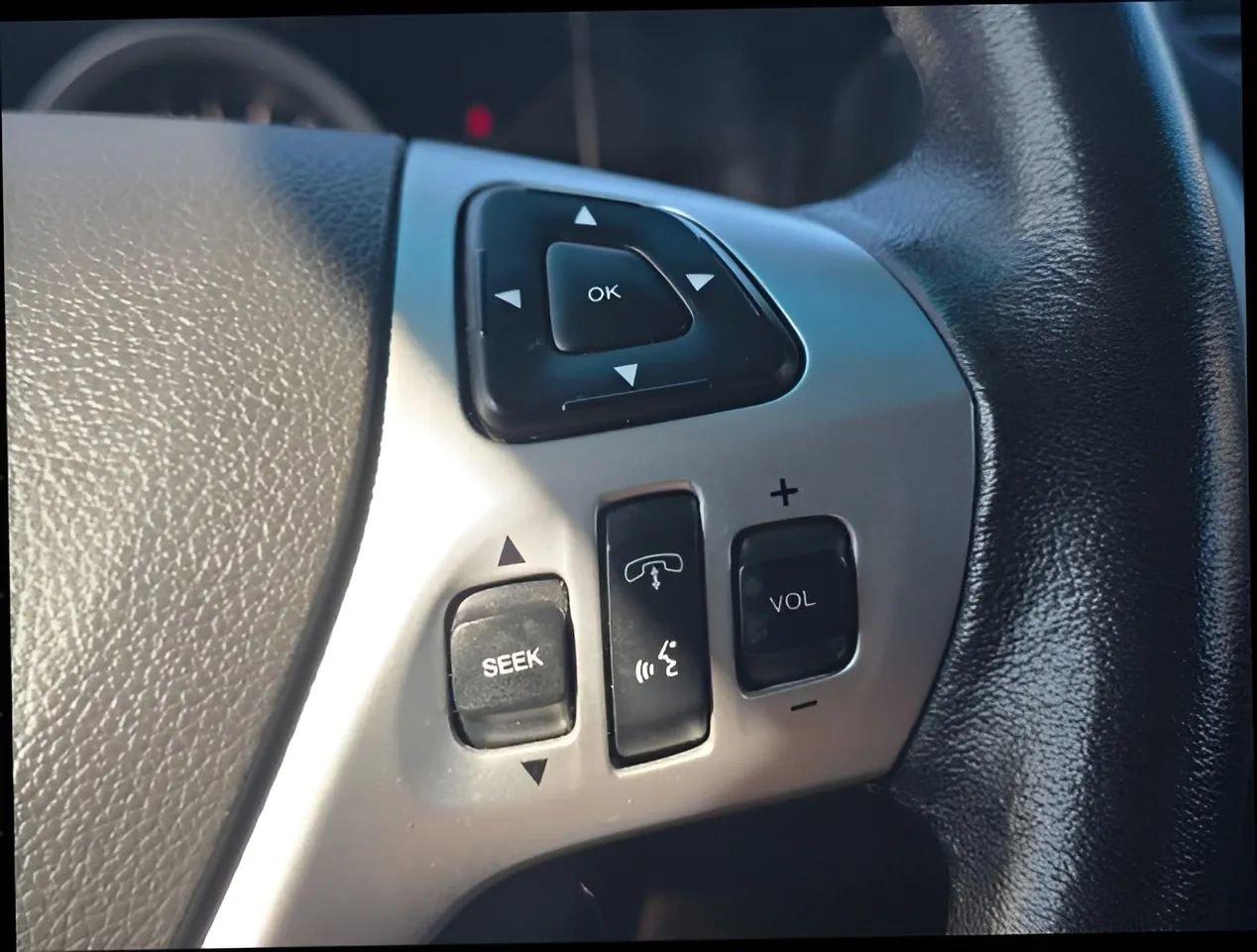 Used 2015 Ford Explorer Limited image 25