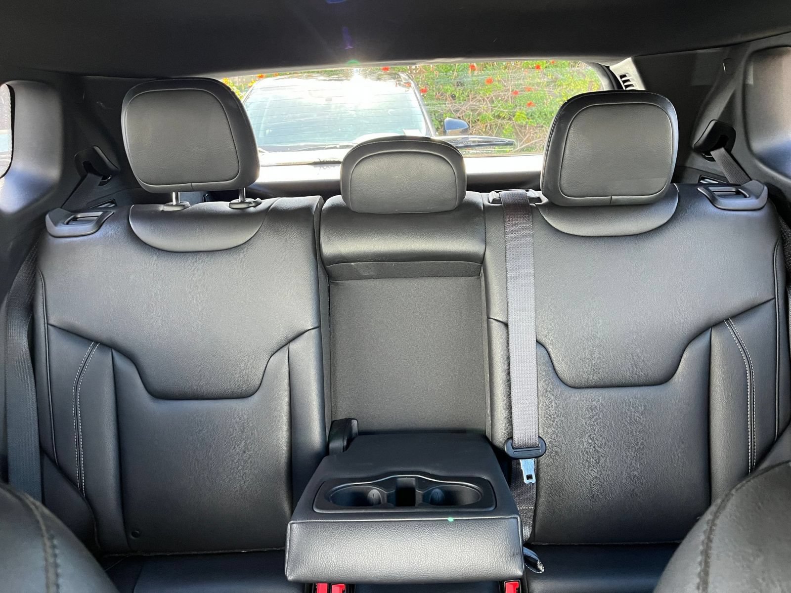 Used 2025 Jeep Compass Limited AWD/4WD image 39