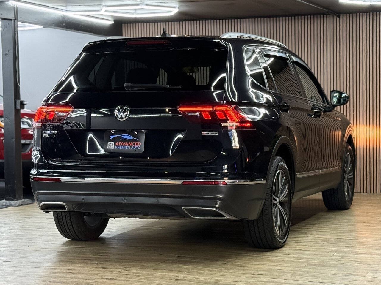 Used 2019 Volkswagen Tiguan SEL w/ 3rd Row Seat Package AWD/4WD image 17