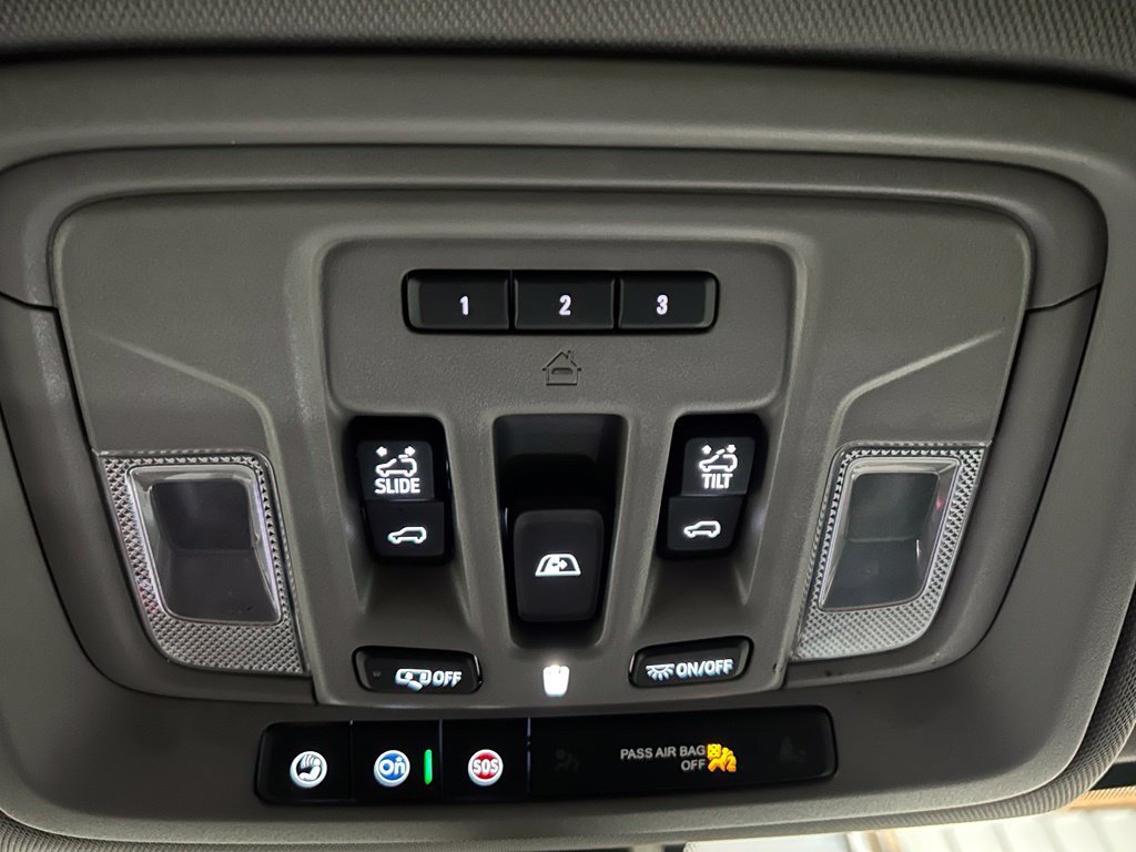 Used 2019 Chevrolet Silverado 1500 RST w/ True North Edition AWD/4WD image 38