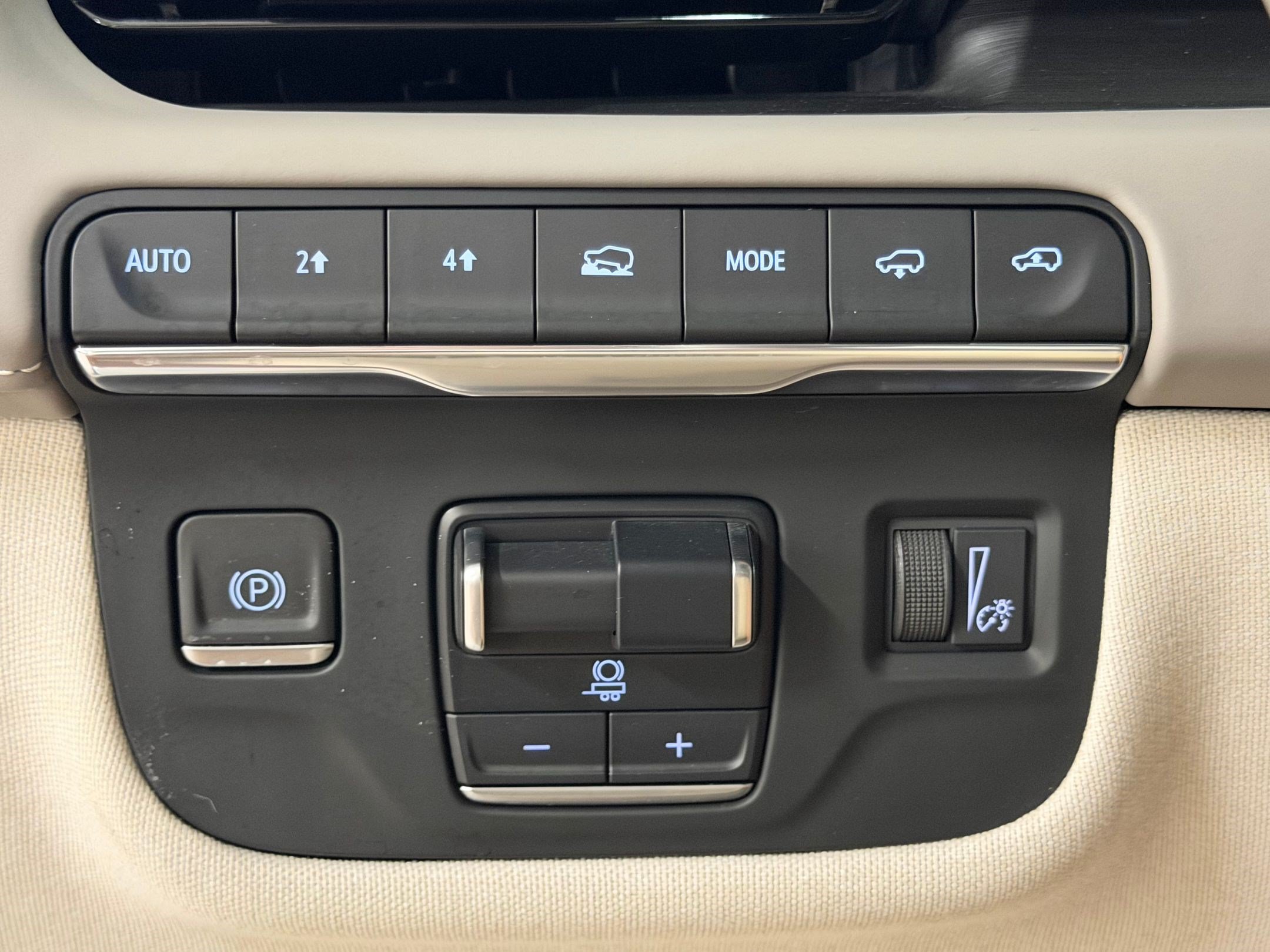 Certified 2023 Cadillac Escalade Sport Platinum w/ LPO, ONYX Package AWD/4WD image 18