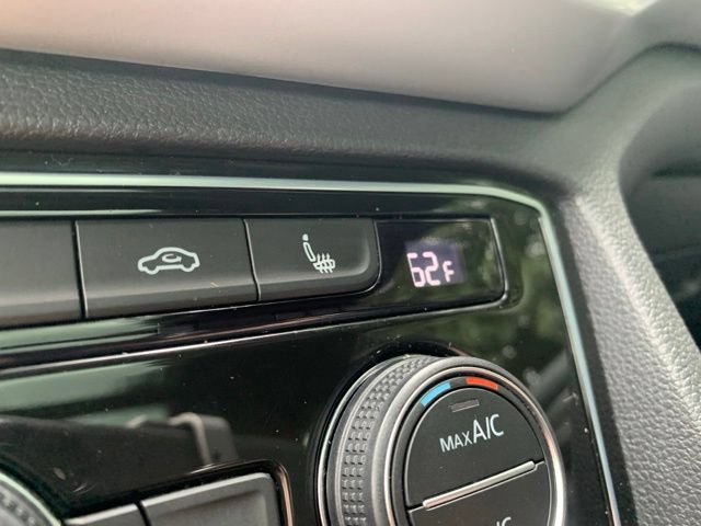 Used 2022 Volkswagen Atlas Cross Sport SE w/ Panoramic Sunroof Package AWD/4WD image 39