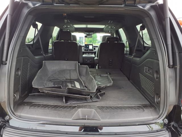 Used 2023 Chevrolet Suburban LT w/ Luxury Package RWD image 12