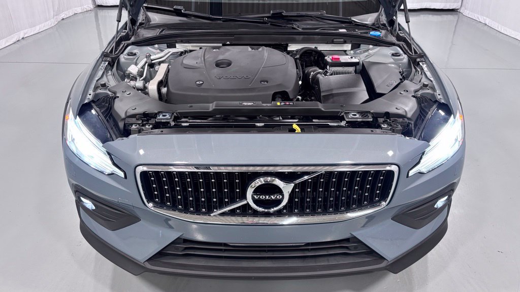 Used 2022 Volvo V60 T5 Cross Country w/ Climate Package AWD/4WD image 29