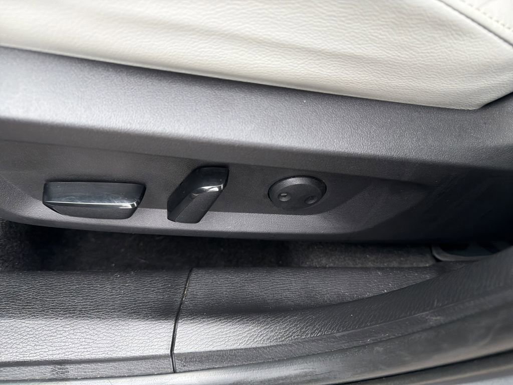 Used 2023 Mitsubishi Outlander SEL image 15