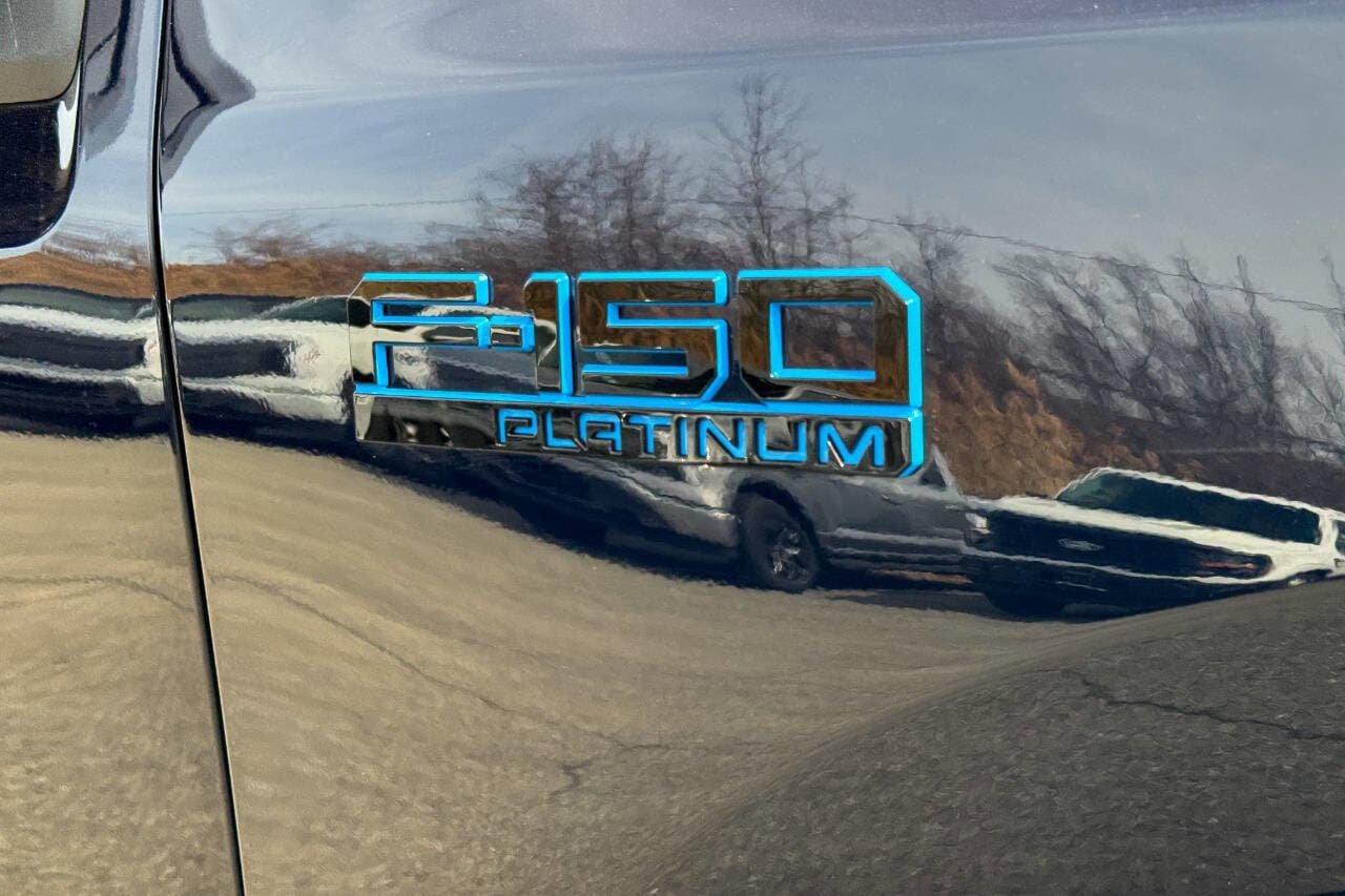 Used 2025 Ford F150 Lightning Platinum AWD/4WD image 9
