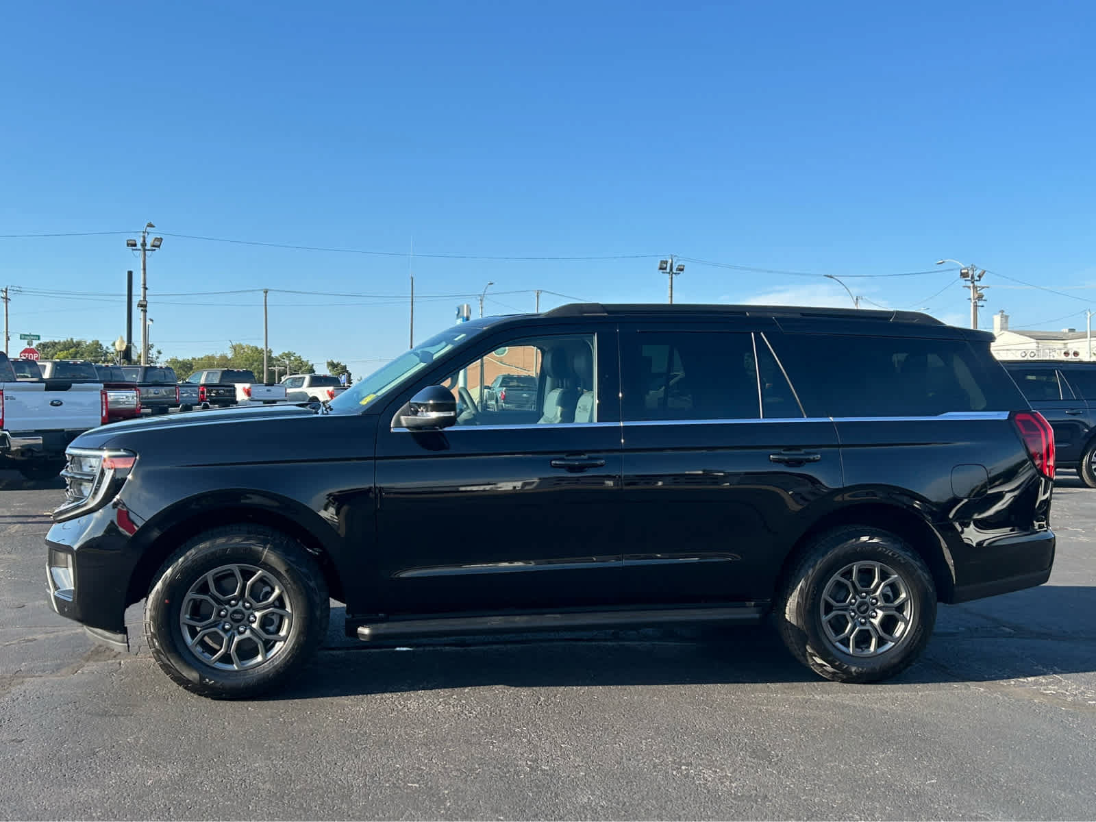 New 2027 Ford Expedition Active AWD/4WD image 1