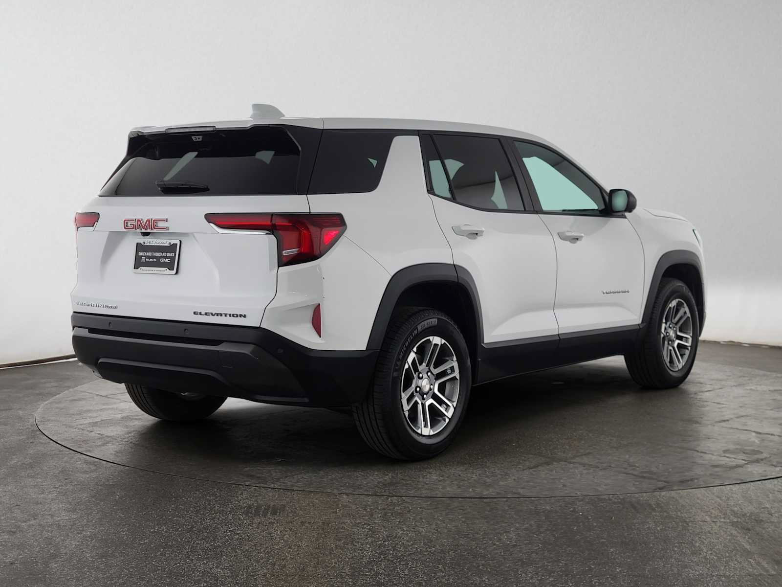 Used 2026 GMC Terrain Elevation w/ Technology Package II AWD/4WD image 3