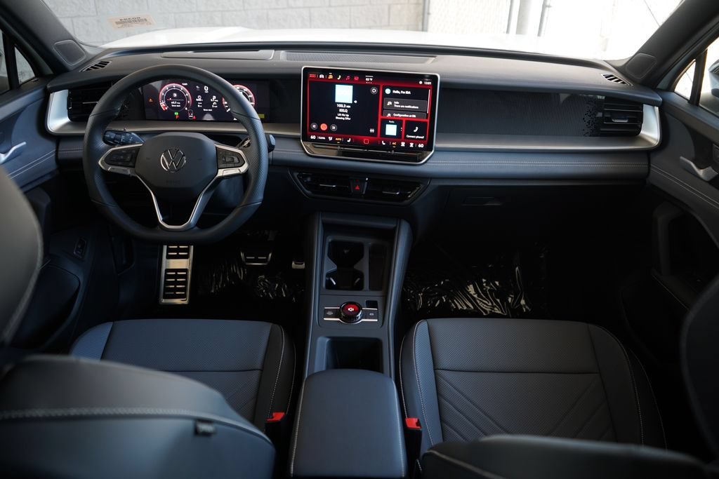 New 2026 Volkswagen Tiguan SE R-Line AWD/4WD image 8