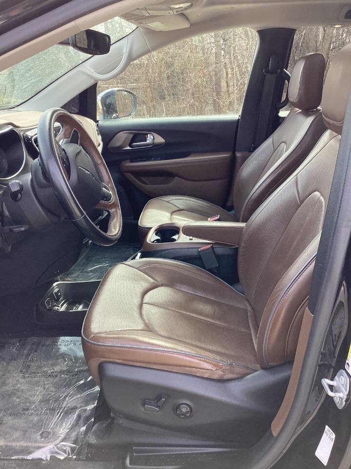 Used 2018 Chrysler Pacifica Limited image 8