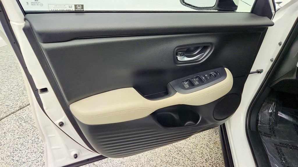 Used 2025 Honda HR-V LX image 10