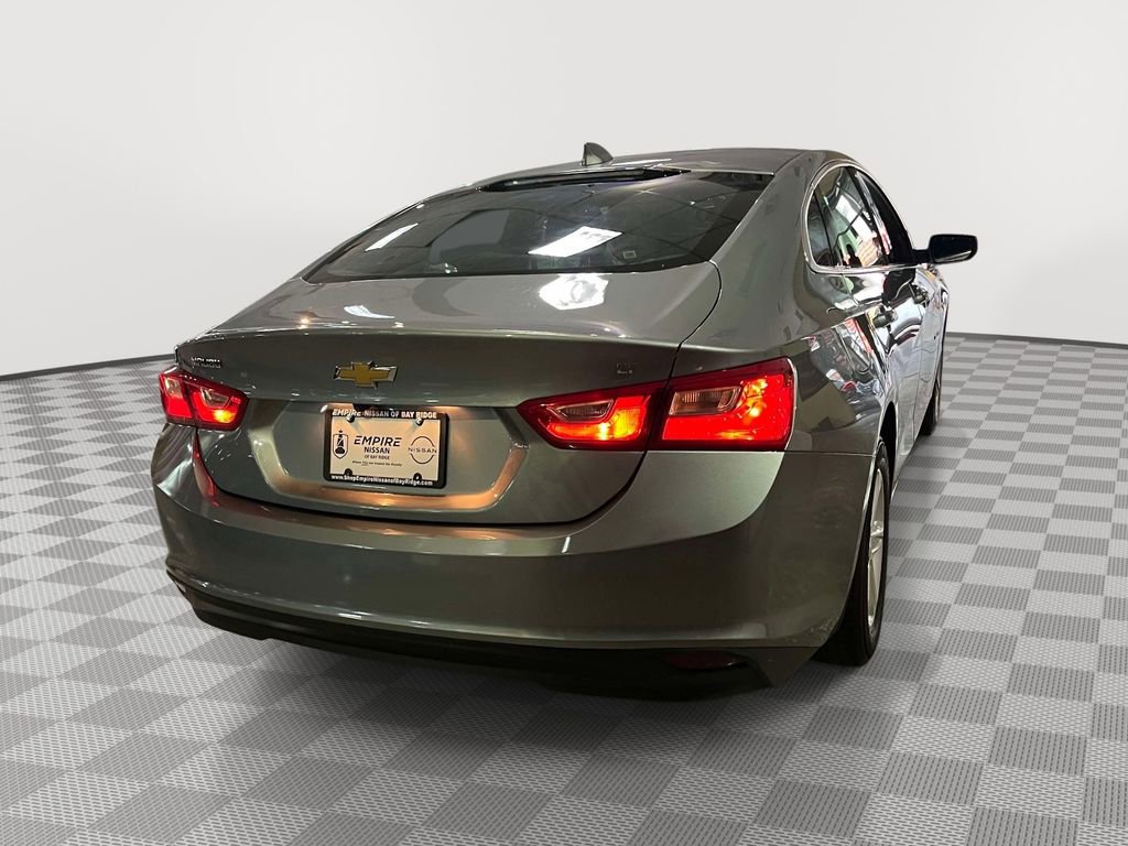 Used 2023 Chevrolet Malibu LT image 3
