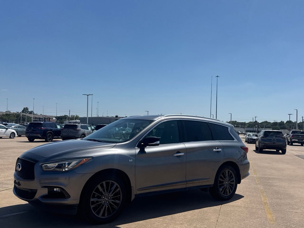 Used 2020 INFINITI QX60 Luxe w/ Edition 30 Essential Package FWD image 11