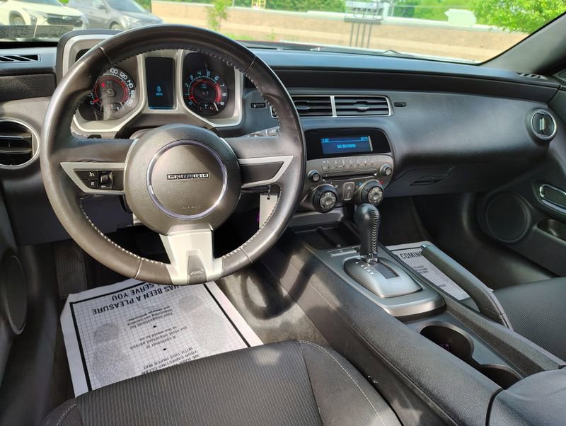 Used 2010 Chevrolet Camaro SS RWD image 20