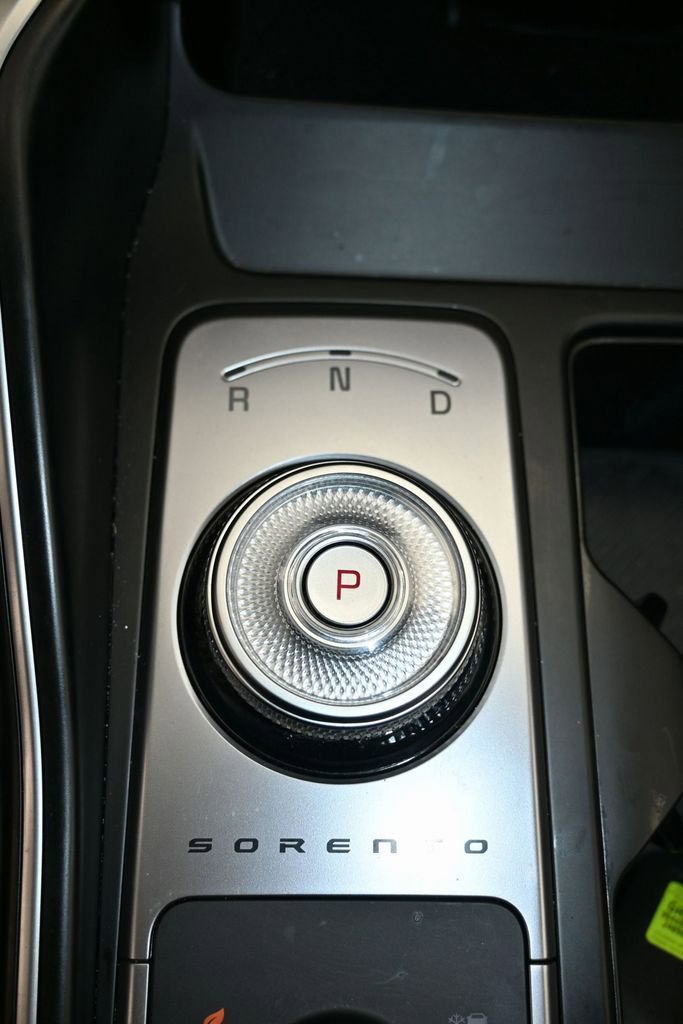 Used 2025 Kia Sorento EX w/ EX Panoramic Sunroof Package image 28