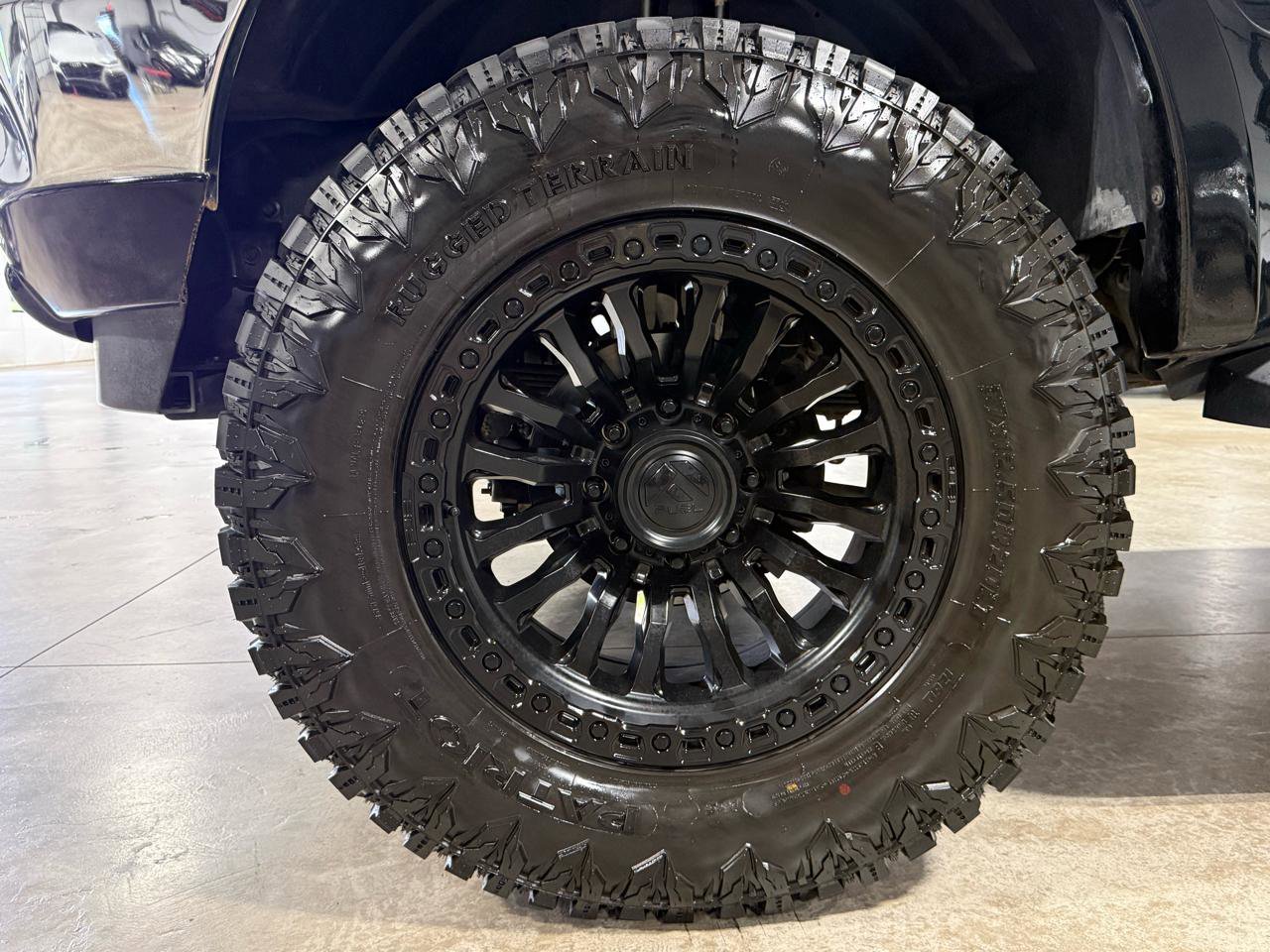 Used 2001 Ford Excursion Limited image 30
