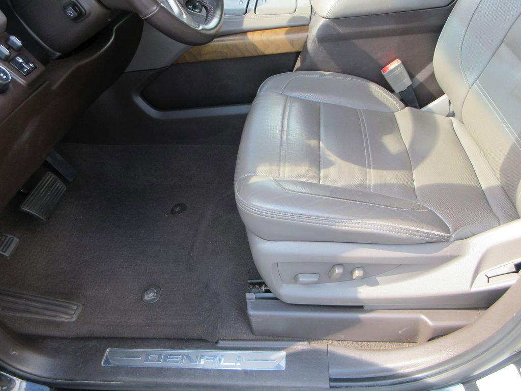 Used 2020 GMC Yukon XL Denali image 22