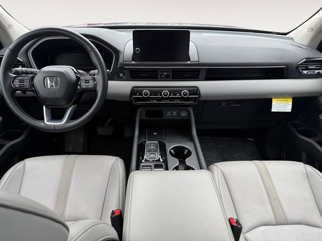 Certified 2025 Honda Pilot Touring image 10